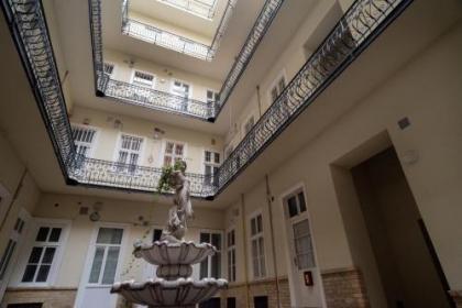 Super Central Apartment with A/C - image 7