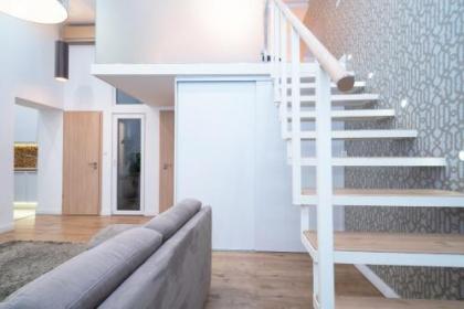 Super Central Apartment with A/C - image 9