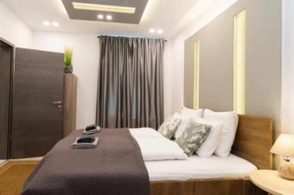 Perfect place in the heart of downtown - image 16
