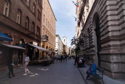 Perfect place in the heart of downtown - image 20