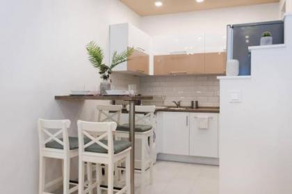 Perfect place in the heart of downtown - image 3