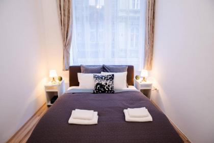 Cosy & Central A/C apartment - image 5