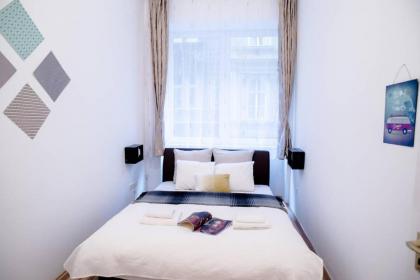 Cosy & Central A/C apartment - image 8