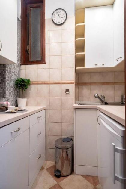 Convenient apartment in the heart of downtown - image 14