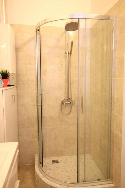 Polar Light Apartment - image 19