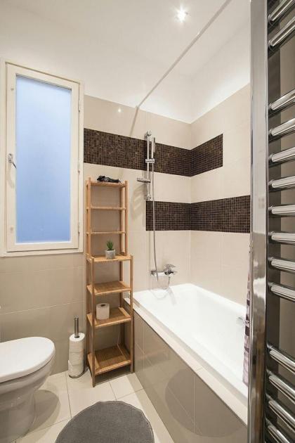 Pedestrian apartment the best location - image 17