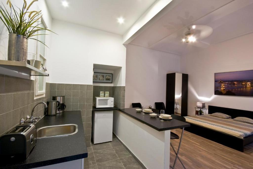 Daphne Deluxe Apartment - image 5