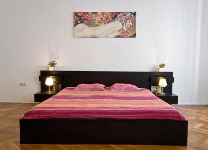 Balcony Apartment - image 1