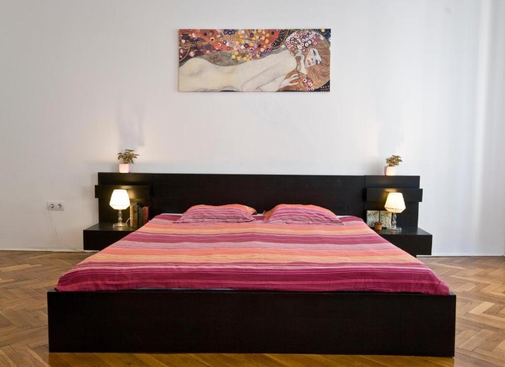 Balcony Apartment - main image