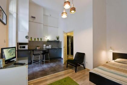 Balcony Apartment - image 2