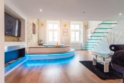 GOLDEN Suite JACUZZI - image 1