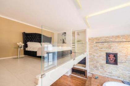 GOLDEN Suite JACUZZI - image 19