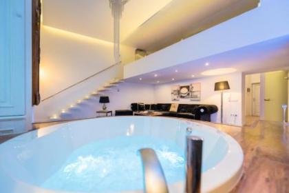 VIP SUITE JACUZZI - image 11