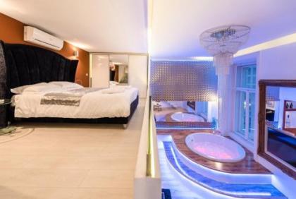 VIP SUITE JACUZZI - image 6